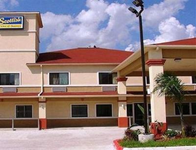 фото отеля Scottish Inns & Suites - Willowbrook