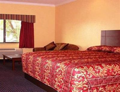 фото отеля Scottish Inns & Suites - Willowbrook