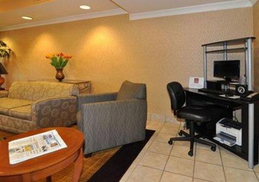 фото отеля Comfort Suites Castro Valley