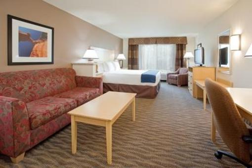 фото отеля Holiday Inn Express Hotel & Suites West Valley City - Waterpark