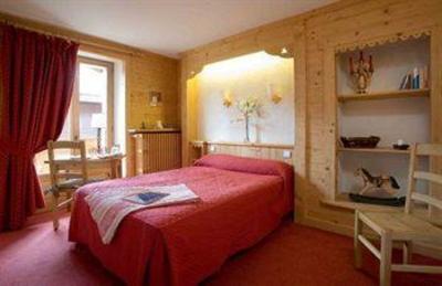 фото отеля Hotel La Croix Saint-Maurice Le Grand-Bornand