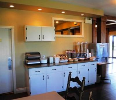 фото отеля Canadas Best Value Inn Charlottetown