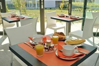 фото отеля Park & Suites Confort Grenoble