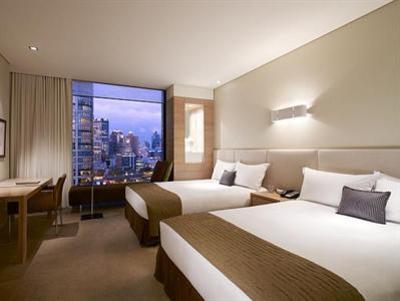 фото отеля Crown Promenade Hotel