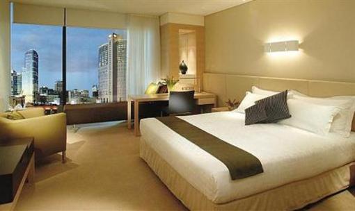 фото отеля Crown Promenade Hotel