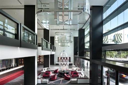 фото отеля Crown Promenade Hotel