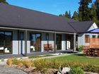 фото отеля Lake Brunner Accommodation and Golf Course