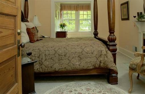 фото отеля Hill House Bed & Breakfast Inn