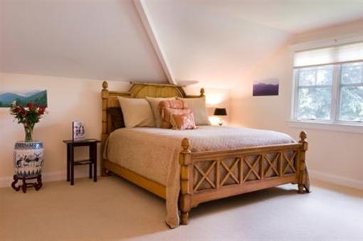 фото отеля Hill House Bed & Breakfast Inn