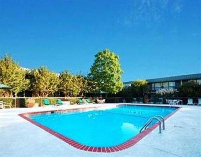 фото отеля Camden West Inn