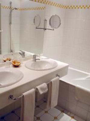 фото отеля Hostellerie Placide Tence