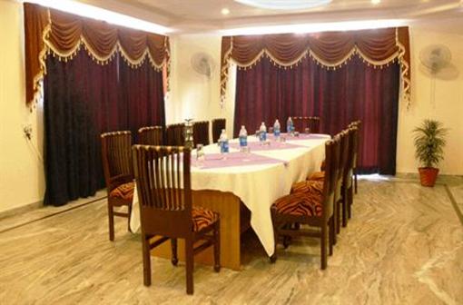 фото отеля Suryansh Hotel