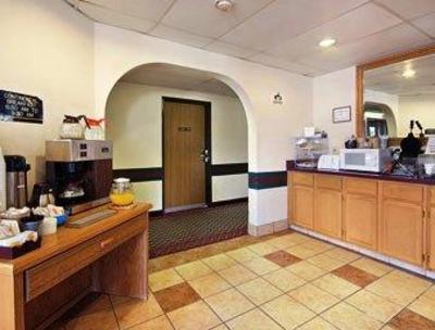 фото отеля Super 8 Motel Belleville (Kansas)