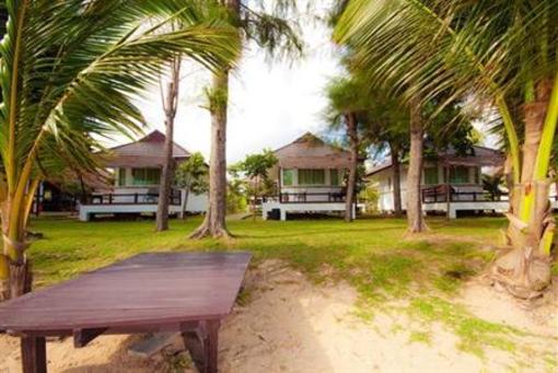 фото отеля Rattanapura Beach Resort