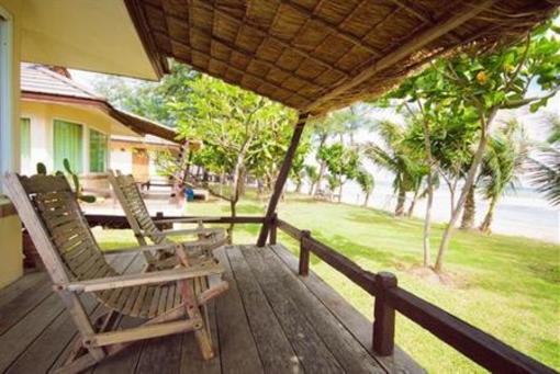 фото отеля Rattanapura Beach Resort