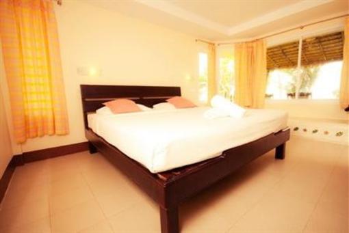 фото отеля Rattanapura Beach Resort