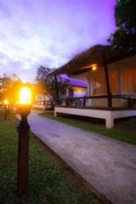 фото отеля Rattanapura Beach Resort