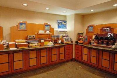 фото отеля Holiday Inn Express & Suites Danville