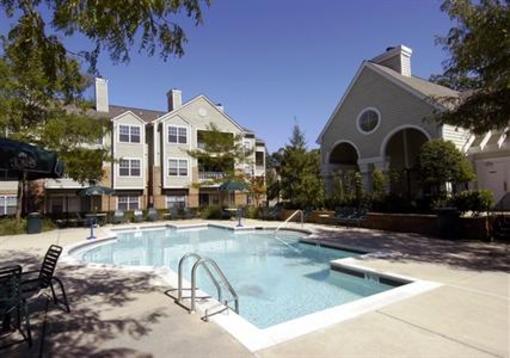 фото отеля Bridgestreet Apartments St. Johns Wood Reston