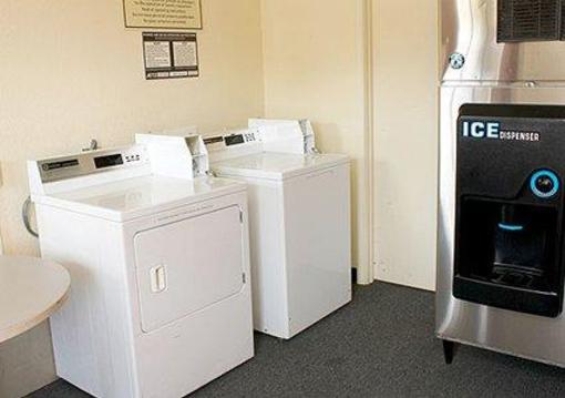 фото отеля Econo Lodge Lawrence