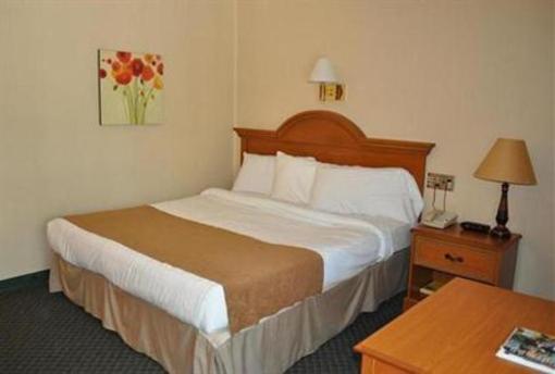 фото отеля Classic Inn & Suites West Boylston