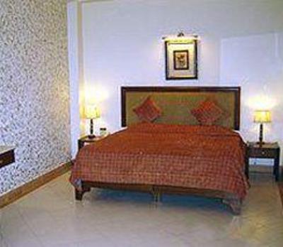 фото отеля Hotel Clark International