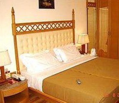 фото отеля Hotel Clark International
