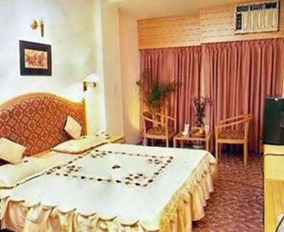 фото отеля Hotel Clark International