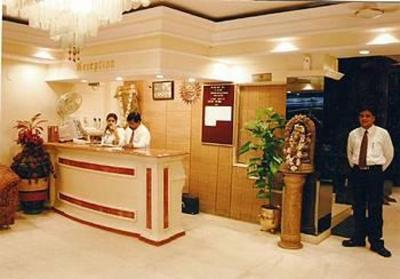 фото отеля Hotel Clark International