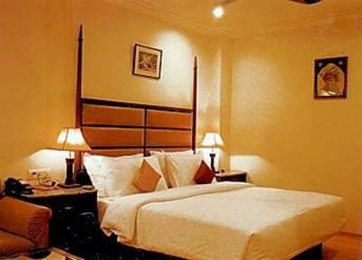 фото отеля Hotel Clark International