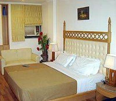 фото отеля Hotel Clark International