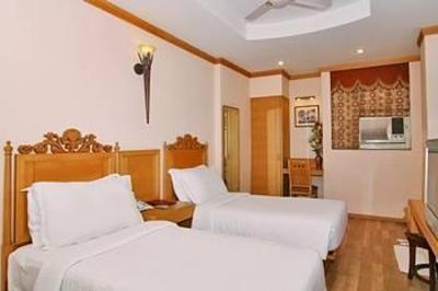фото отеля Hotel Clark International