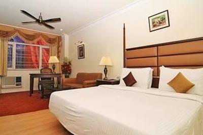 фото отеля Hotel Clark International