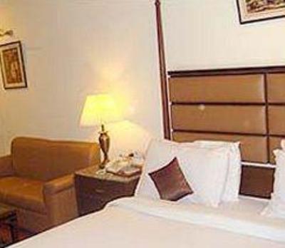 фото отеля Hotel Clark International