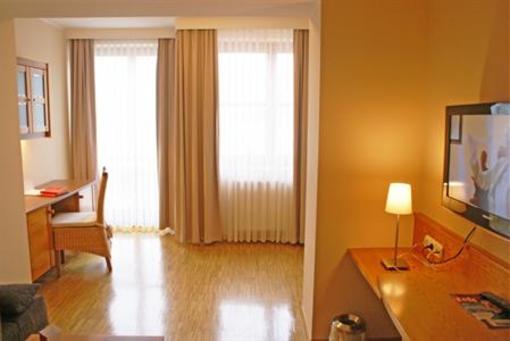 фото отеля Thermenhotel Kowald an der Therme Loipersdorf