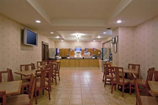 фото отеля Holiday Inn Express Colton