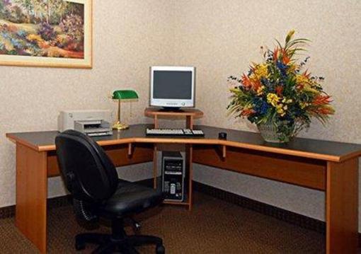 фото отеля Quality Inn & Suites Batavia-Darien Lake
