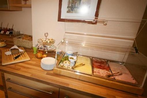 фото отеля Appartements-Pension Lindenheim