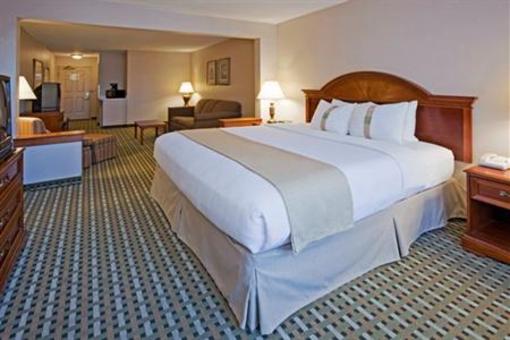 фото отеля Holiday Inn Milwaukee Airport