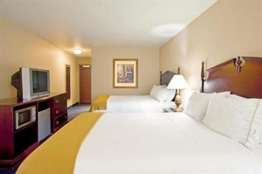 фото отеля Holiday Inn Milwaukee Airport