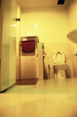 фото отеля Sutus Court 5