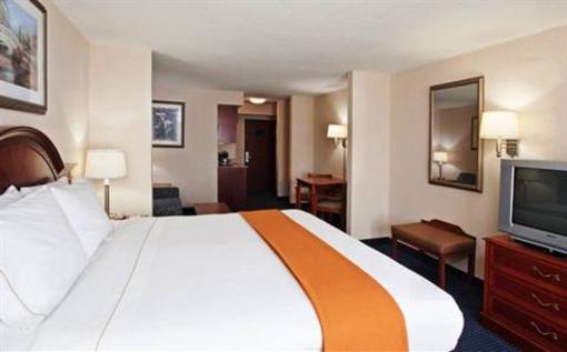 фото отеля Holiday Inn Express Cleveland-Richfield