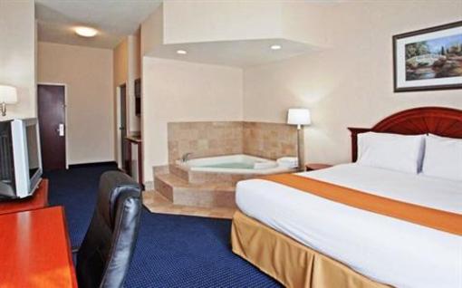 фото отеля Holiday Inn Express Cleveland-Richfield