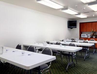 фото отеля Microtel Inn & Suites Anchorage Area -Eagle River