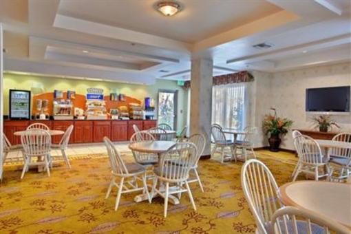 фото отеля Holiday Inn Express Hotel & Suites San Diego Otay Mesa
