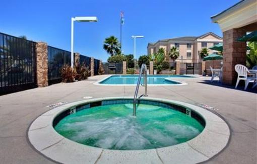 фото отеля Holiday Inn Express Hotel & Suites San Diego Otay Mesa