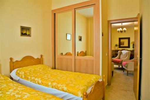 фото отеля Apartamentos Turisticos Casa de La Borrega Estepona