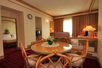 фото отеля Louis Tavern Hotel Bangkok