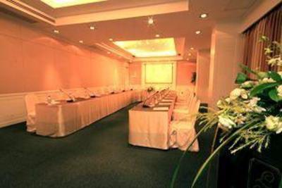фото отеля Louis Tavern Hotel Bangkok