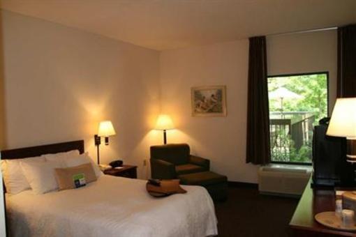 фото отеля Hampton Inn Pickwick Dam Counce